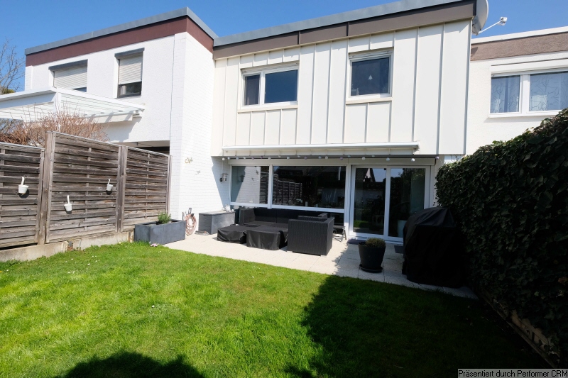 Garten und Terrasse zur Westseite