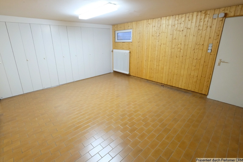 Hobbyraum mit Einbauschrank