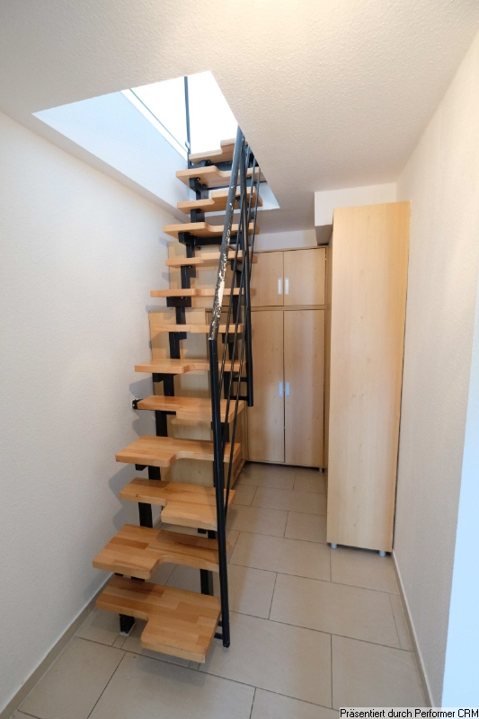 Verbindungstreppe zwischen EG und HG