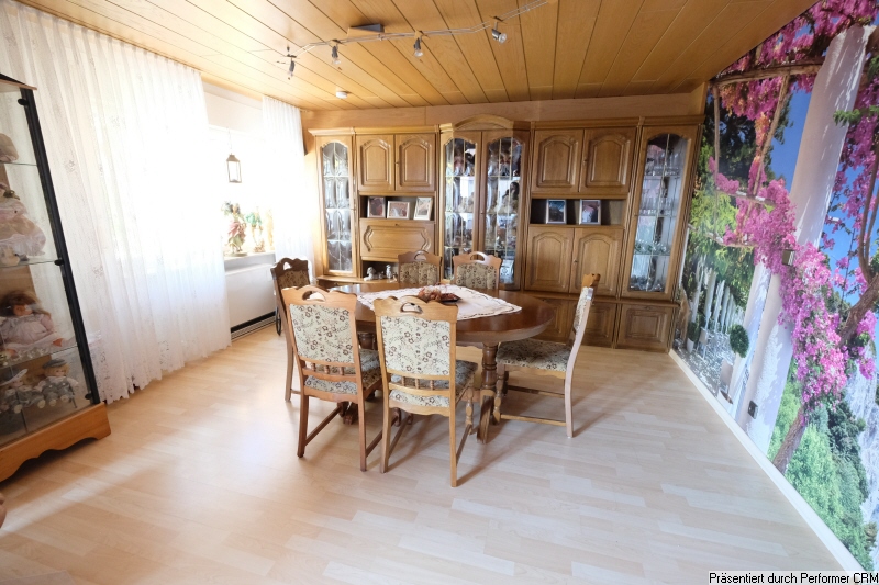 Esszimmer im EG oder mögliches Schlafzimmer Esszimmer im EG oder mögliches Schlafzimmer