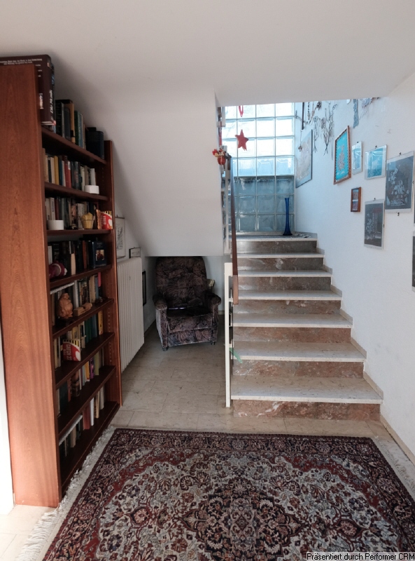 Offenes Treppenhaus Aufgang ins OG Offenes Treppenhaus Aufgang ins OG