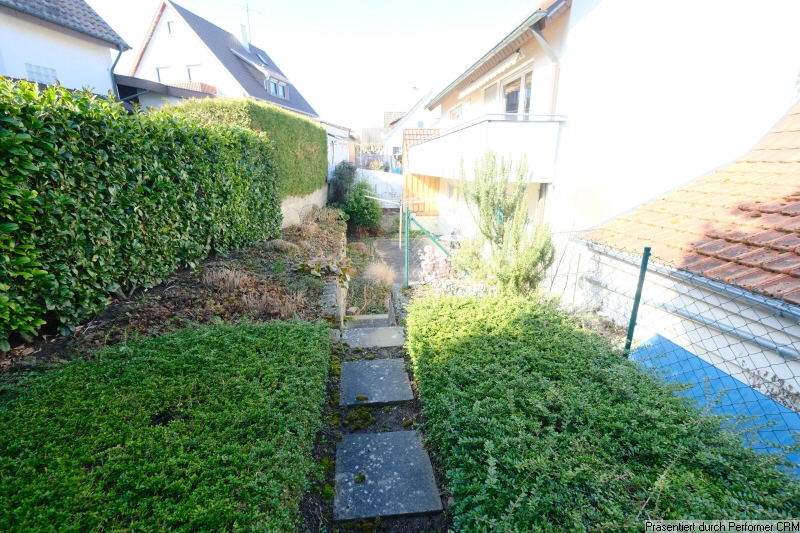 EG-Obere Gartenebene und Blick nach Westen