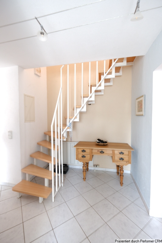 Treppenaufgang zum 2. DG