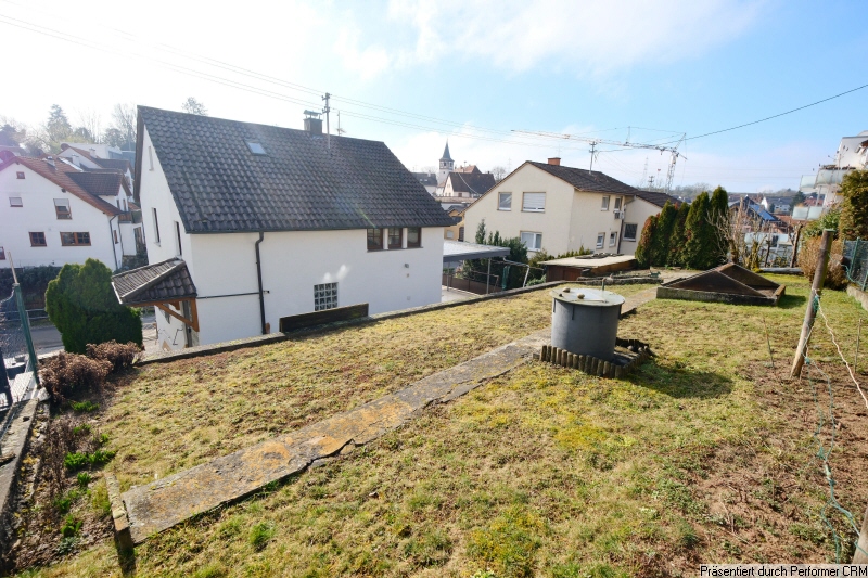 Gartenebenen hinter dem Haus