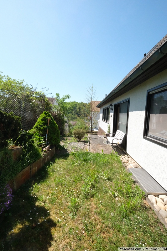 Garten auf der Südostseite mit Ausblick