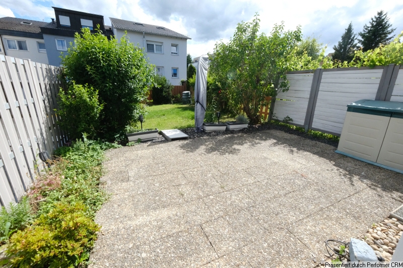 Terrasse mit Garten