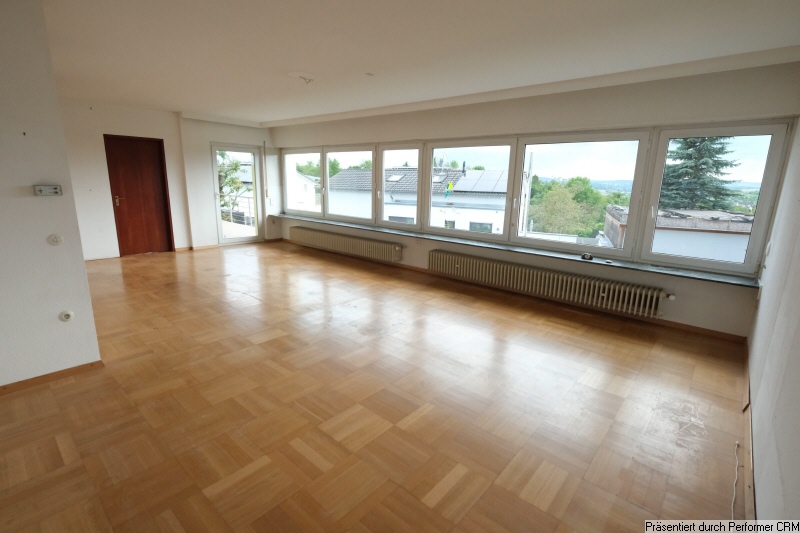OG Wohnzimmer mit Fensterfront nach Südwesten