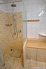 Bad mit flacher Dusche Bad mit flacher Dusche